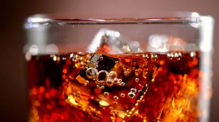 Do the Bubbles in Soft Drinks Make Us Fat?
