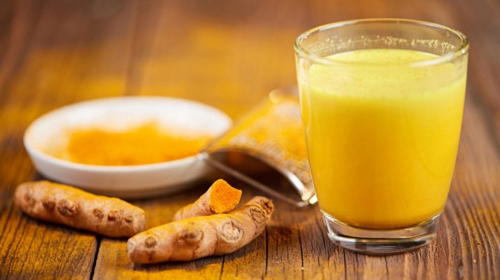 Homemade-Turmeric-&-Ginger-Tea-to-Prevent-Heart-Disease