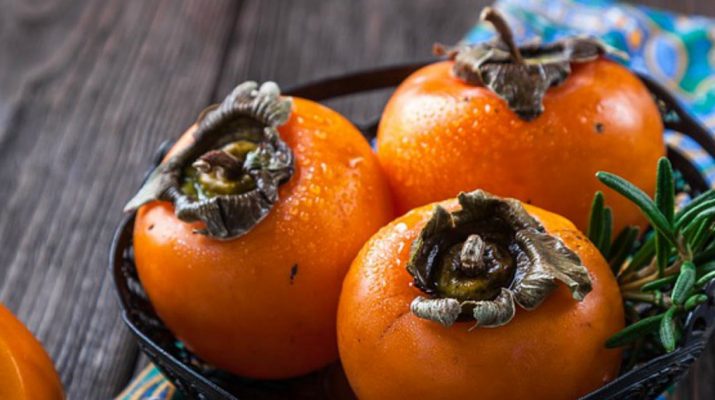 10-Healthy-Reasons-To-Eat-a-Persimmon-Every-Day