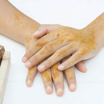 12 Proven Benefits of Turmeric for Skin